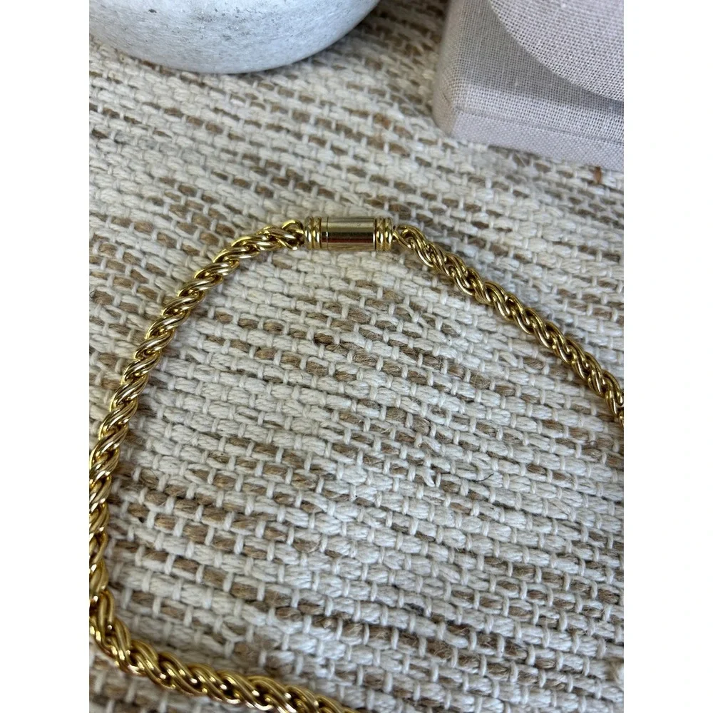 N/A gold tone